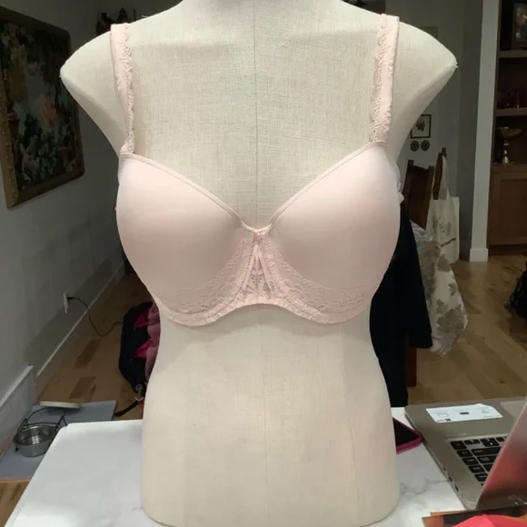 Bras - Picture 4 of 6